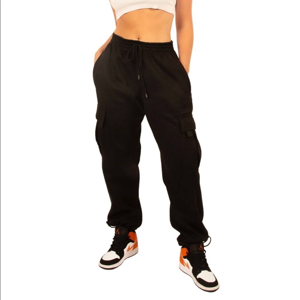 Leah Kirsch Cargo Sweat Pants, Size M, Black, Brand New without Tags